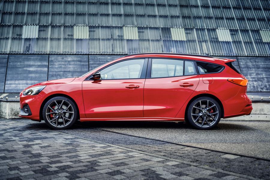  Ford Focus ST Estate 2019 года  (WW) (фото 37 из 40)